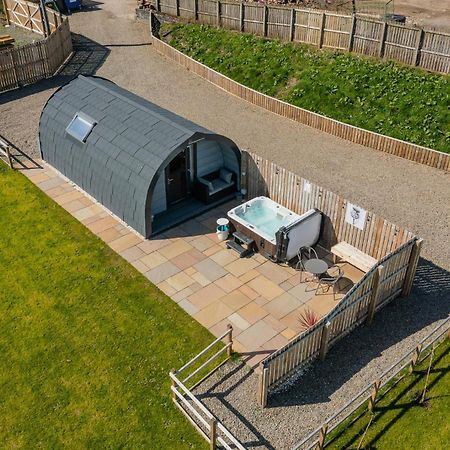 Thistle Pod Farm Stay With Hottub Sleeps 2 Galston (East Ayrshire) Exterior foto