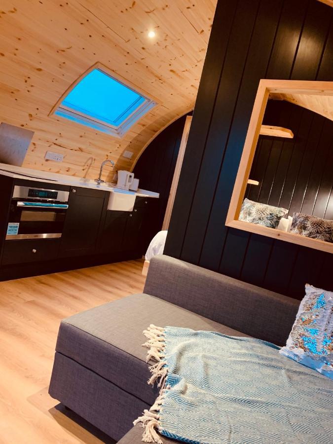 Thistle Pod Farm Stay With Hottub Sleeps 2 Galston (East Ayrshire) Exterior foto