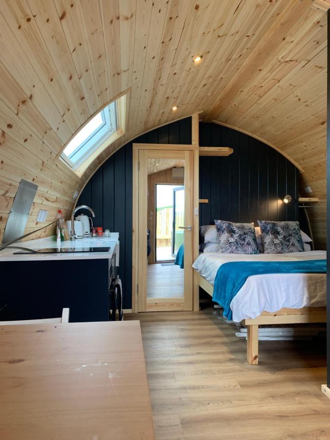 Thistle Pod Farm Stay With Hottub Sleeps 2 Galston (East Ayrshire) Exterior foto